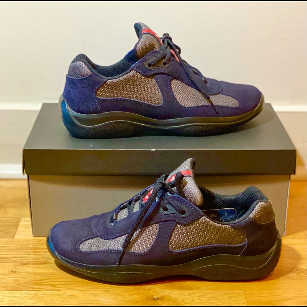 Signature Prada sneaker